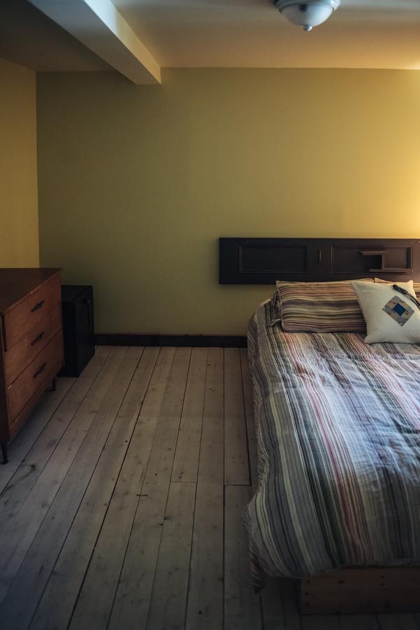 Auberge Et Salle De Spectacle La Fascine L'Isle-aux-Coudres Eksteriør billede